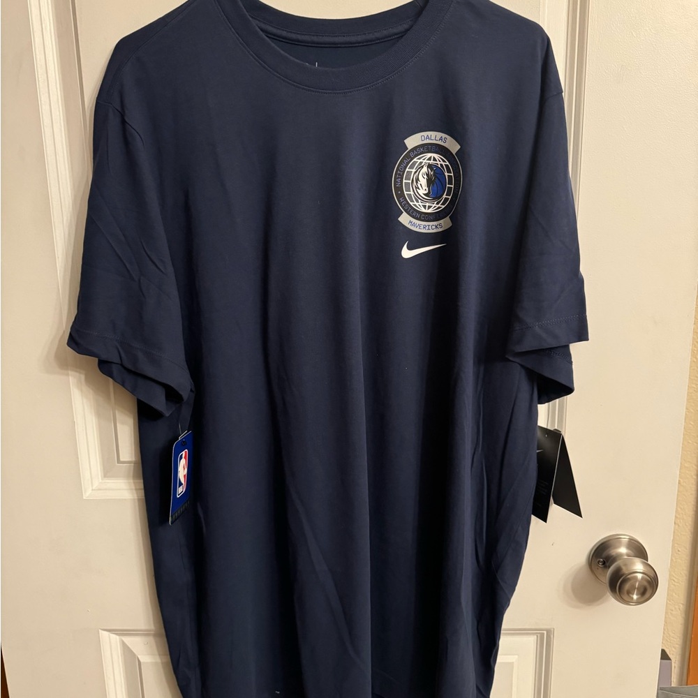 NWT Nike Men’s Dallas Mavericks Tshirt
